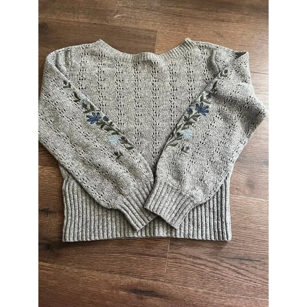 Abercrombie Kids Gray Floral Embroidered Pointelle Sweater 11/12